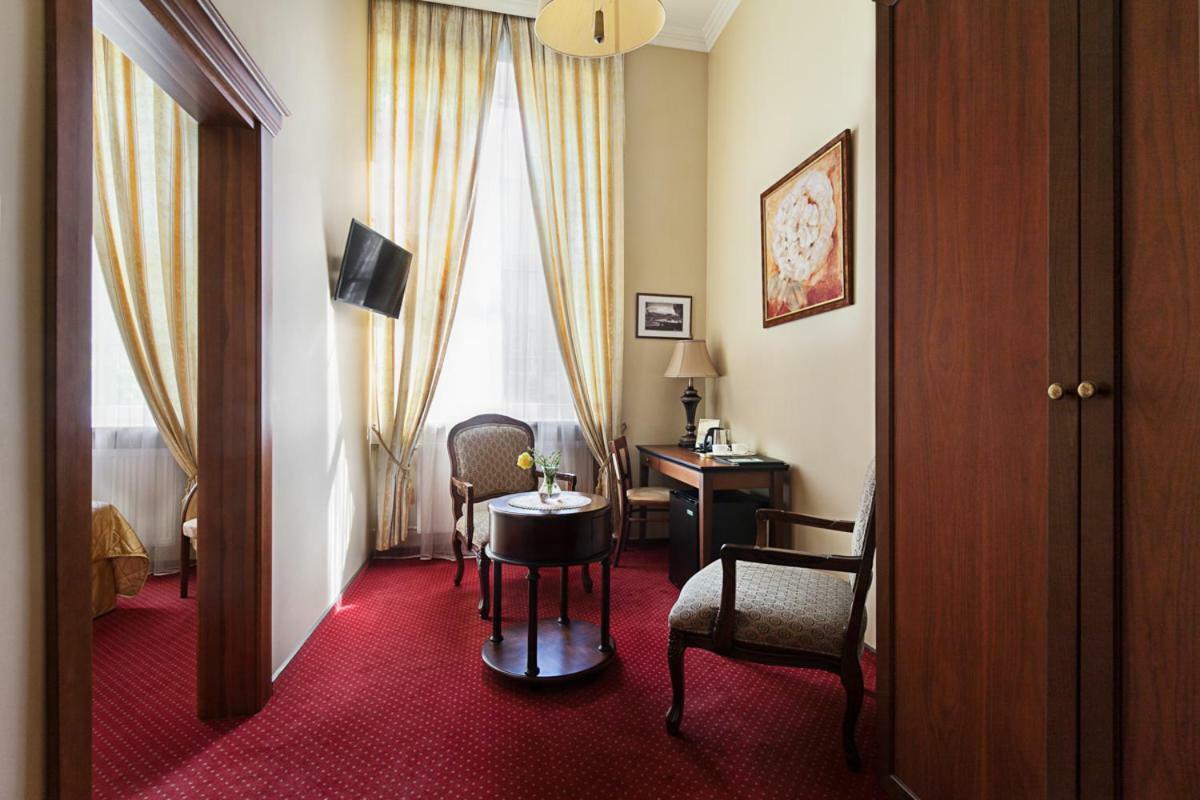 Conviva Hotel Panevėžys Buitenkant foto