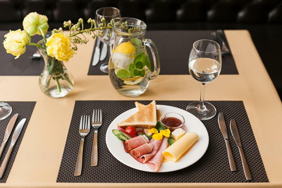 Conviva Hotel Panevėžys Buitenkant foto